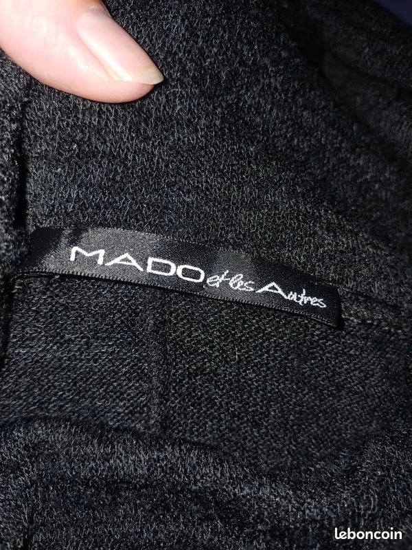 Black sweater with red bubble gradient, size 42 – photo 7